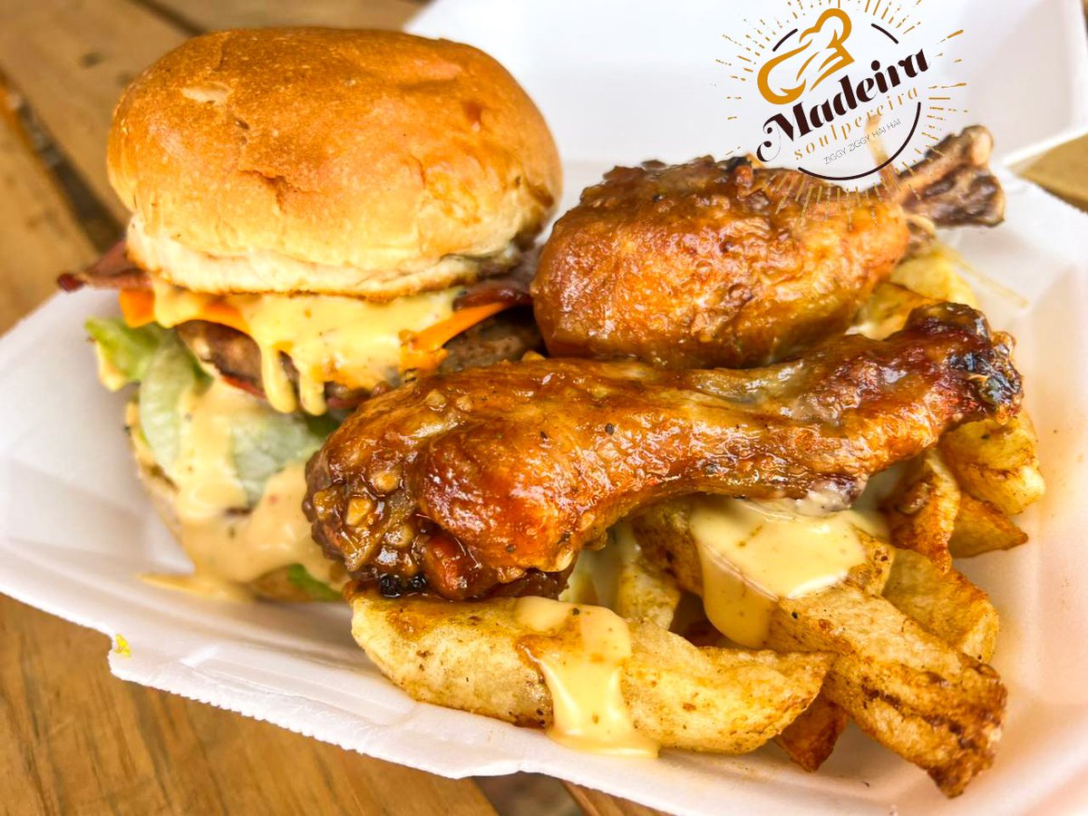 China_Tabz_'s tweet image. Madeira Soulpereira is Back

📍5622 Monamodi Street Rockland BFN
👍Open Everyday 
Bring your coolerbox a friend and most importantly come try the food.