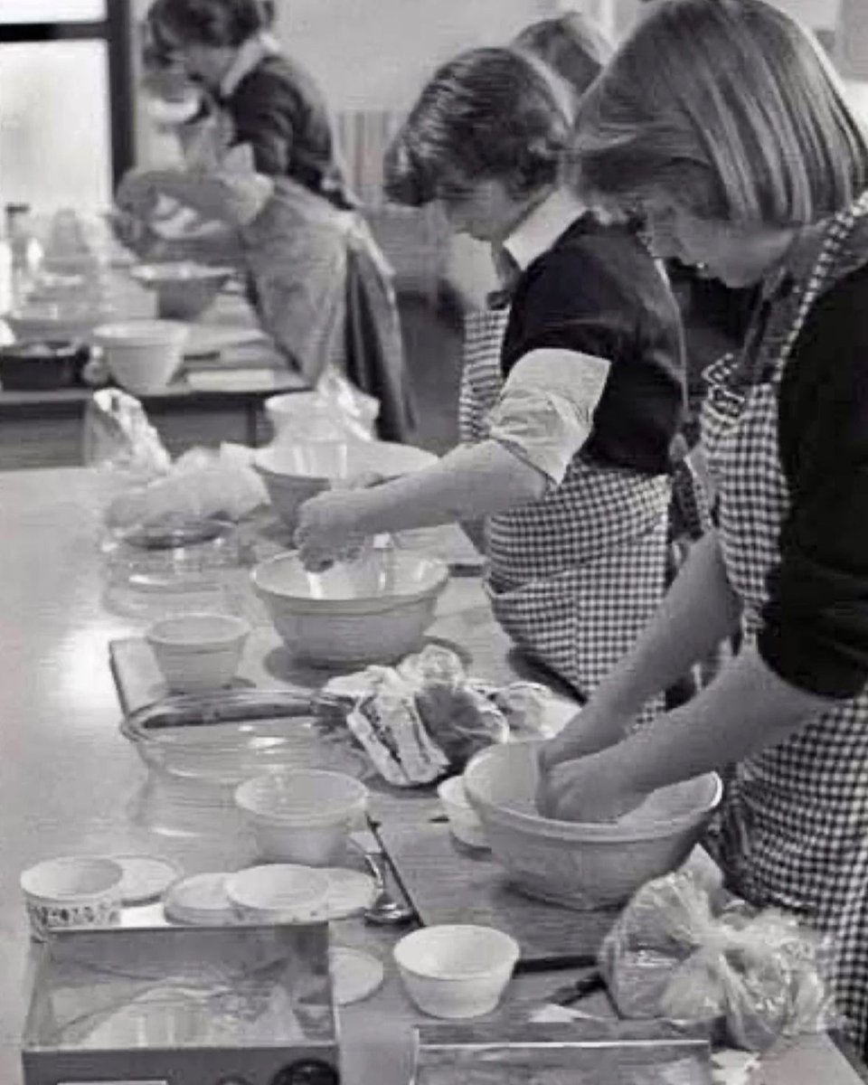 Looking Back In Time tweet media