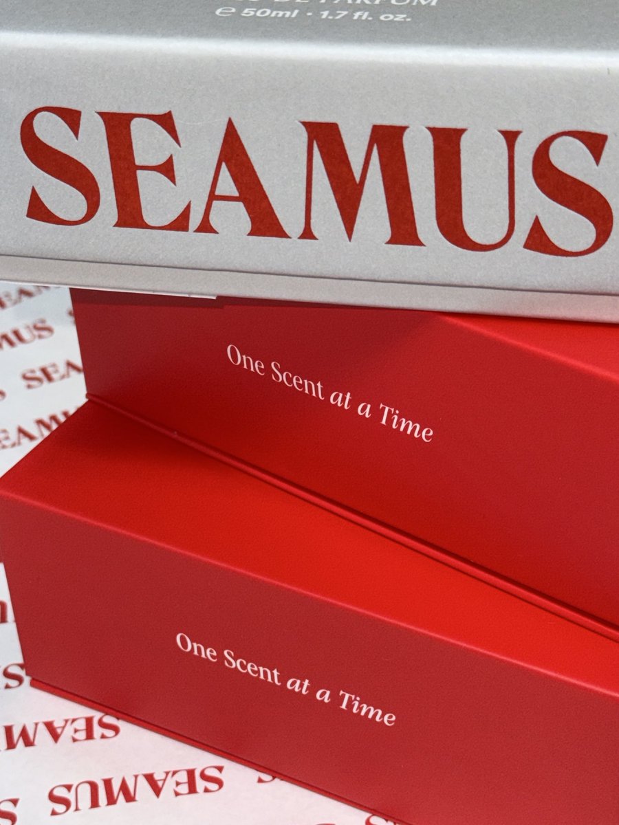 #협찬 
시머스에서 감사하게도 향수 3종을 보내주셨어요!  강렬한 레드 패키지가 인상 깊었던 시머스 향수 리뷰를 타래에 남겨보겠습니다 

• 애프터 샤워
• 스프링 에스테틱
• 미드나잇 파크

🔻팔로워 대상으로 #RT 추첨 2명에게 >>원하시는 시머스 향수50ml<<를 드립니다 (당발: 1/28)