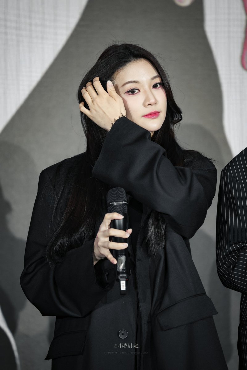 TTTguoguo's tweet photo. 😍

GINNY JAYNA 1ST FANSIGN SH
#MissGinJayFansignInShanghai https://t.co/eb83lBHRlz