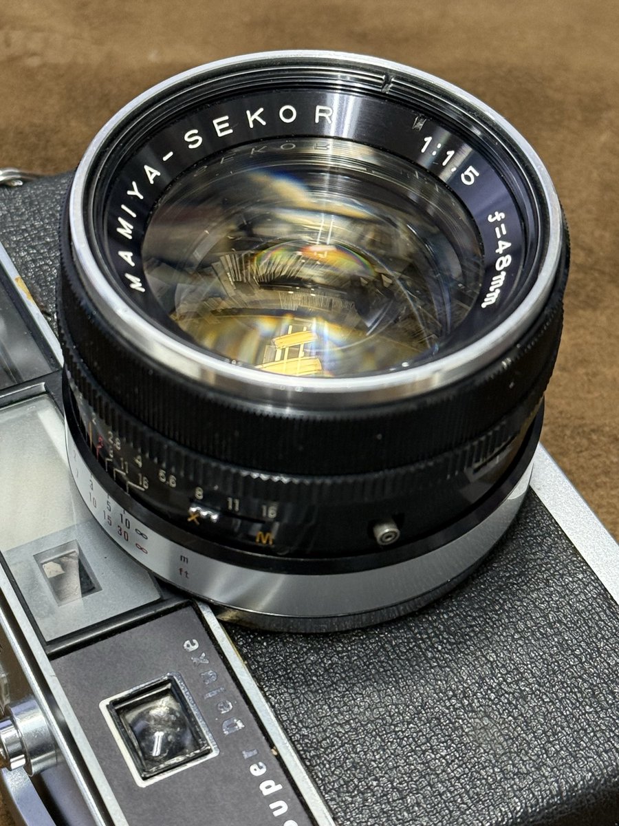コンパクトカメラに搭載された ハイスピードレンズ MAMIYA-SEKOR 48mm