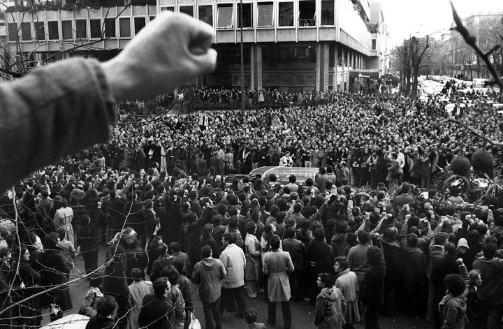 La noche del 24 de enero de 1977. Cinco abogados laboralistas del Partido Comunista de España (PCE) y de Comisiones Obreras (CC. OO.) fueron asesinados por un comando ultraderechista en un despacho en la calle Atocha de Madrid.

A su memoria