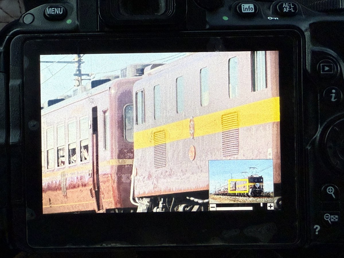 お疲れ様でした 三岐カラーのデキと12系はお初になるのですかね。