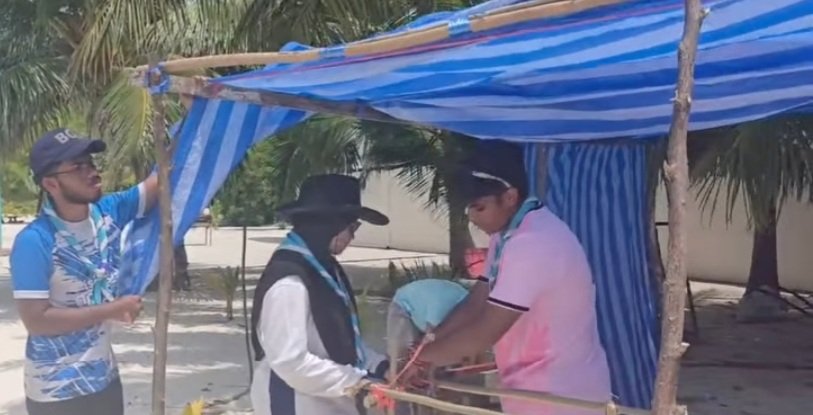 maaldheefee's tweet photo. ދިވެހިރާއްޖޭގައި ޢަރަބިއިސްލާމީ ތަޢުލީމުދޭ ހަމައެކަނި މަދަރުސާ ޢަރަބިއްޔަތުލްއިސްލާމިއްޔާއިން އަންހެން ފިރިހެން މަސްހުނިކޮށް، މަޙުރެއްނެތި އަންހެން ކުދިން ގޮވައިގެން ދުރު ރަށްރަށަށް ކޭމްޕު ދިޔުން ކުއްވެރި ކުރަން!

@MoEdumv https://t.co/SNXI7J243l