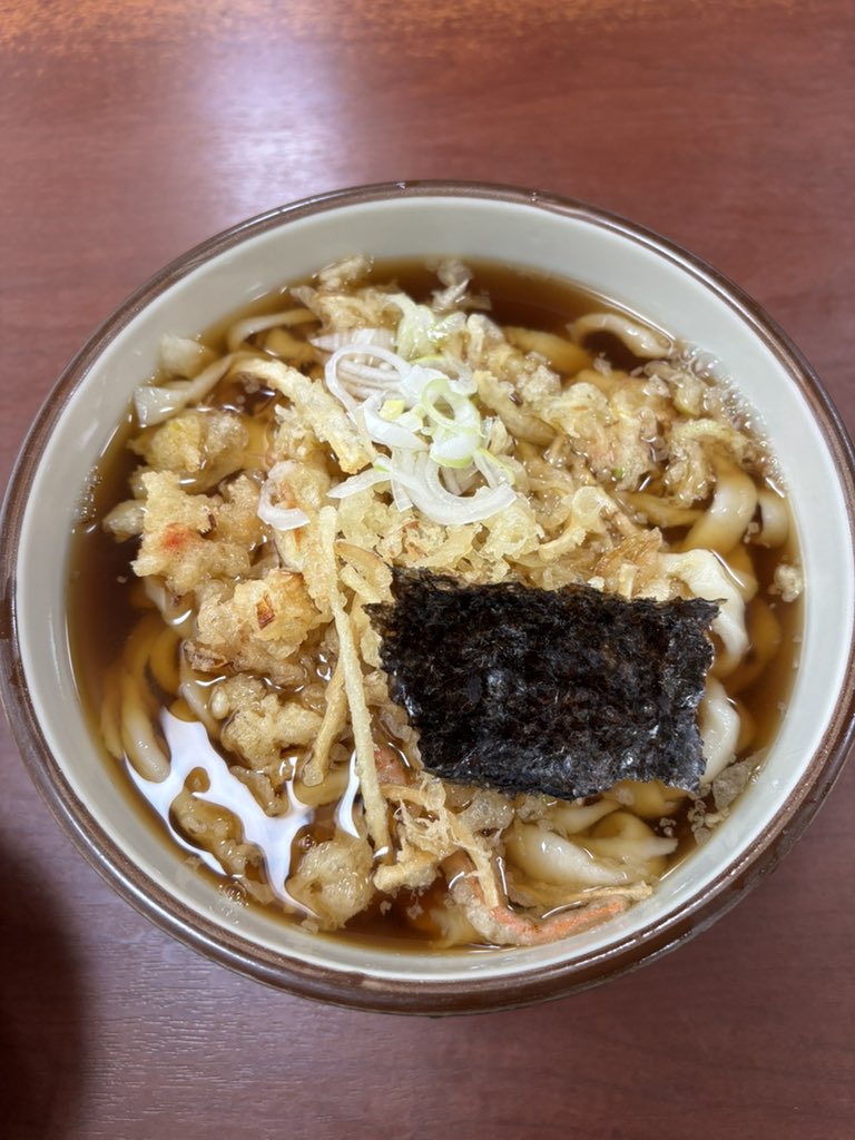 本日のランチは久々に六供町の
大黒屋さんに伺いました✨
たぬきうどん&amp;ざるうどん大盛り
頂きました♪
とても美味しかったです👍