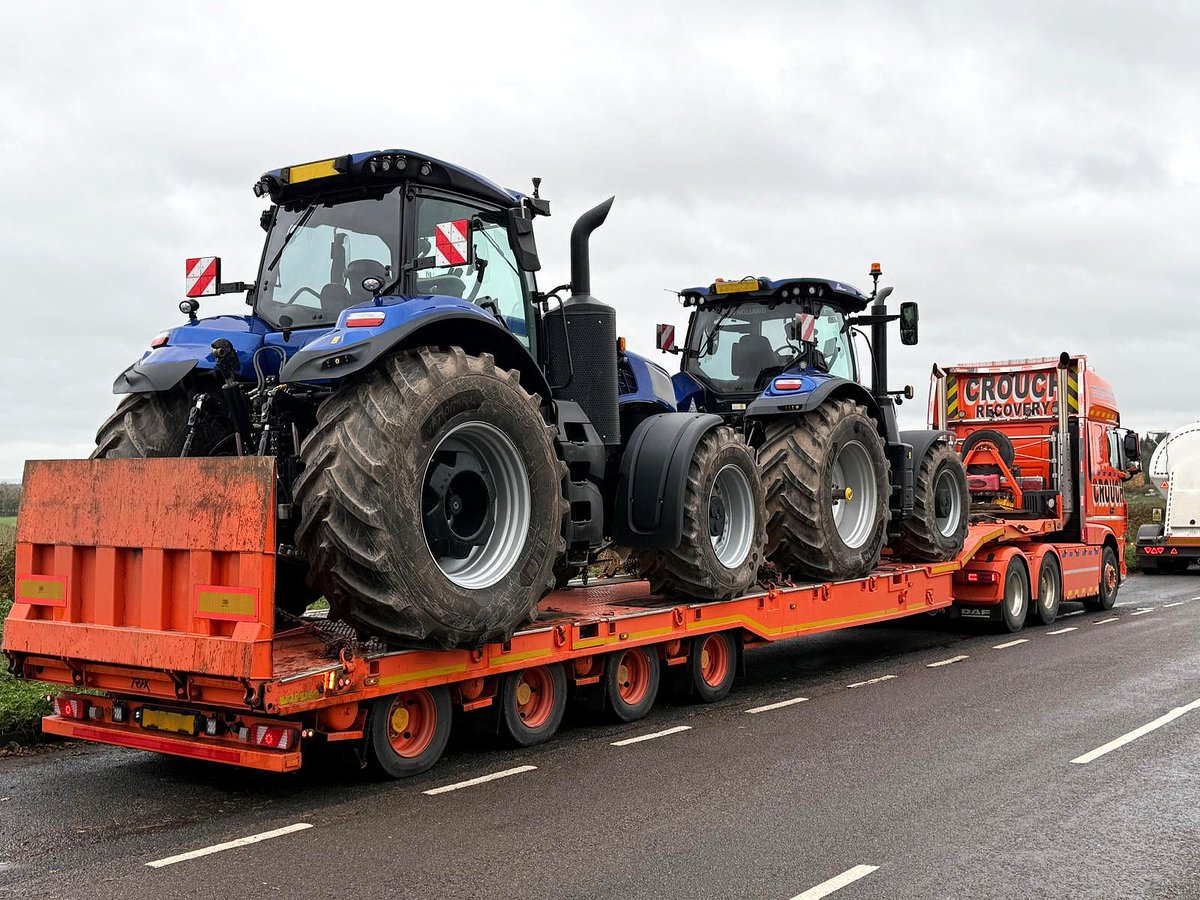 CrouchRecovery's tweet photo. From static homes to tractors, our low loader team have got you covered.
#CrouchRecovery #LowLoader #HeavyHaulage https://t.co/tCVNLTfbSj