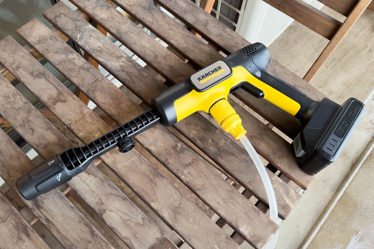 rewse's tweet image. みんなが気になっている ケルヒャー OC 5 Handy モバイル高圧洗浄機を手に入れた！

K 2 も持っているんだけど、取り回しが面倒であまり使わなくなっていたので。OC 5 Handy はかなり気軽に使えるぞ