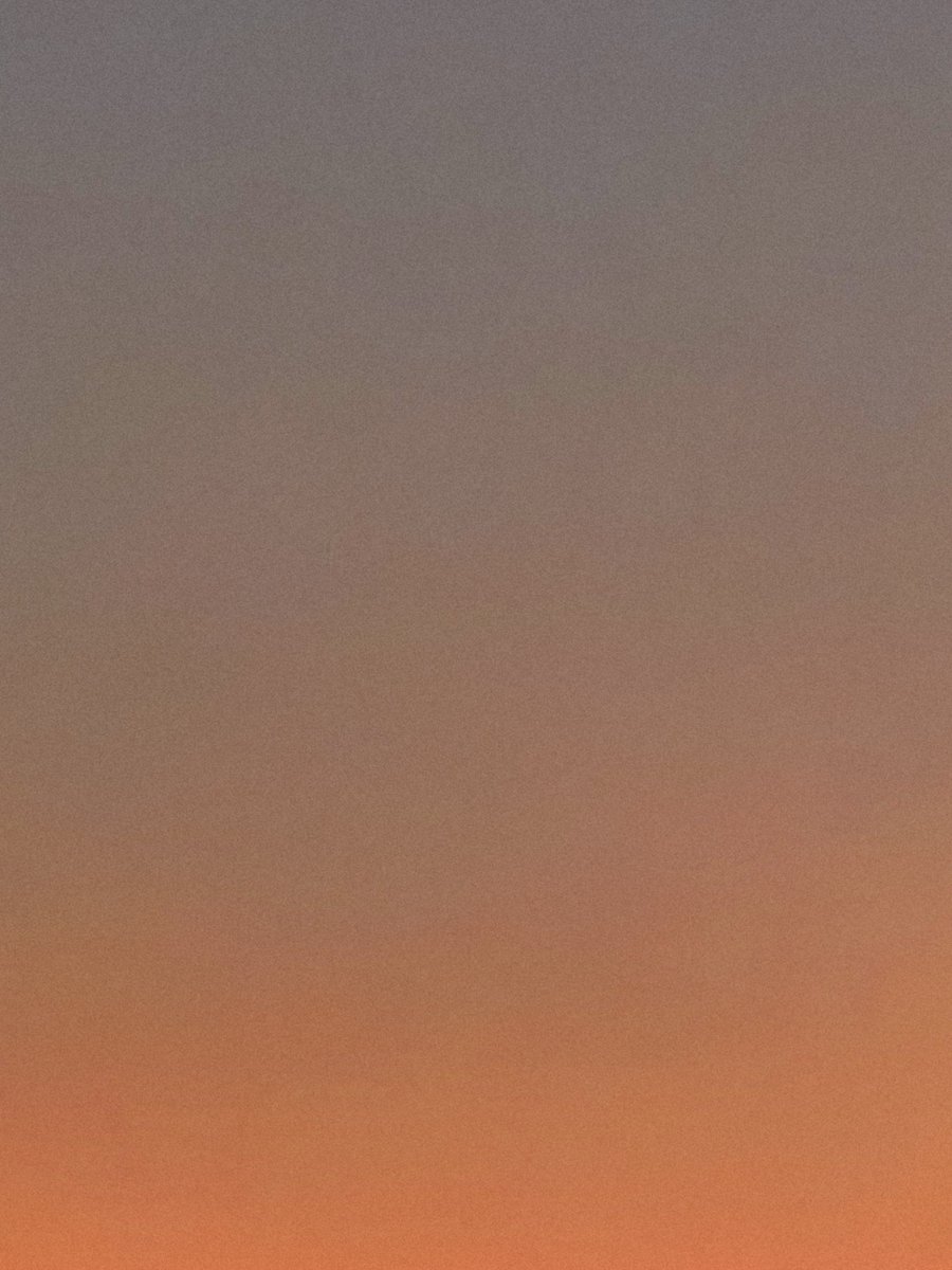 pxlraw_io's tweet photo. #sunsetgradient https://t.co/b7wLYFaoj0
