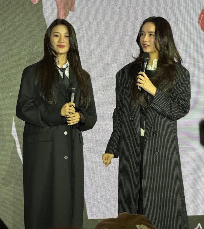 xrubyjjane's tweet image. They look extremely hot and pretty in these outfits 🧎🏻‍♀️🧎🏻‍♀️

GINNY JAYNA 1ST FANSIGN SH
#MissGinJayFansignInShanghai