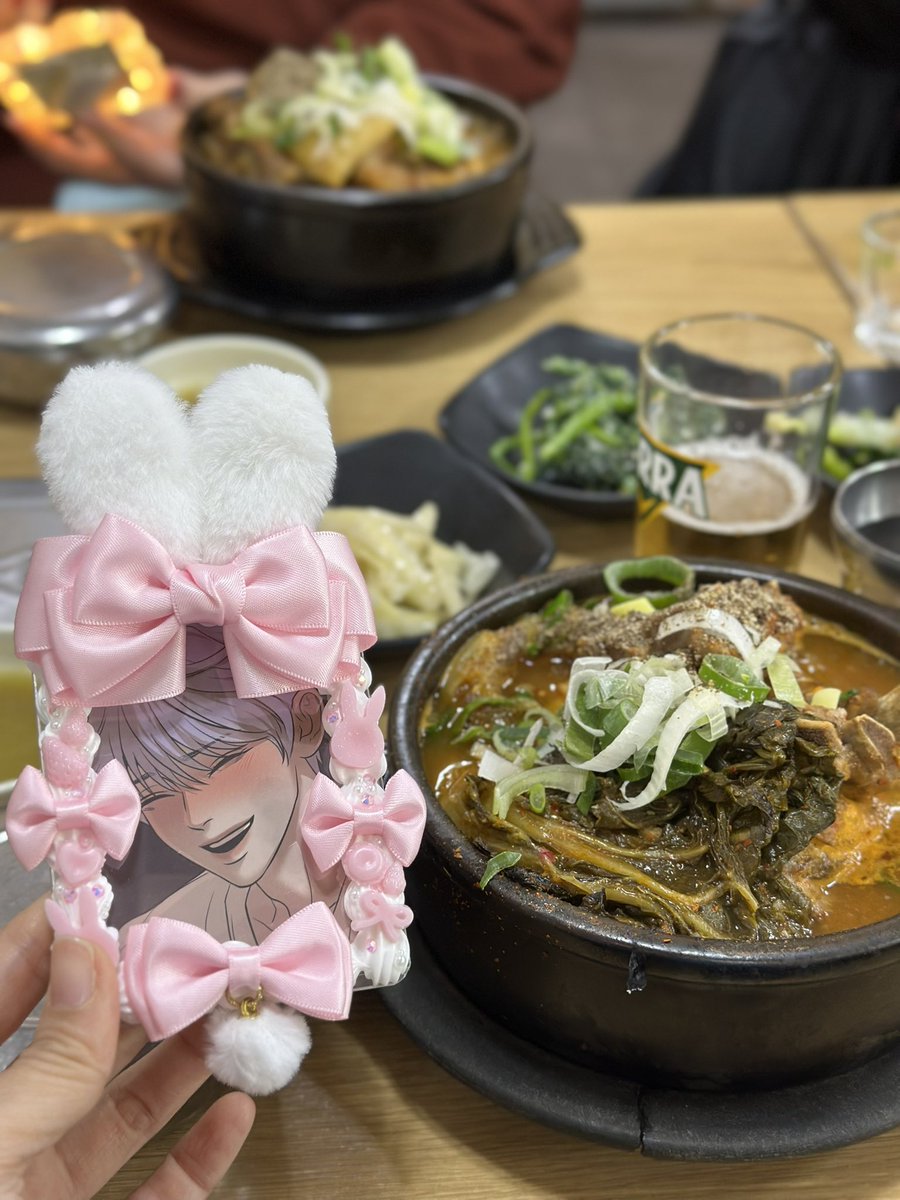 이 상큼큐티빠띠 탑꾸를 뼈해장국 + 소맥이랑 찍어올리는 사람은 없었겠지…
와레님 너무 이쁩니다. 보라색 하늘색도 어서 내주세요✨
<a href="/sodapudding/">소다푸딩 ソーダプリン</a>