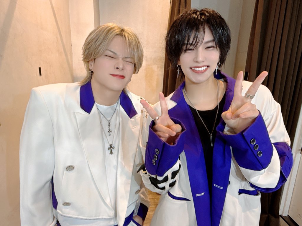 dl_staff_sp's tweet photo. FULL PUSHありがとうございました✨
DESEOさんはたくさんお世話になった場所でした🍬
また紫衣装もこれで最後のお披露目ですね🟣

次がいよいよ赤羽ReNYで単独です✨
何はともあれ一旦全てがラストです。
皆さんのいい思い出になりますように🫧

#DL
#DLIGHT
#ディライト
#でぃらいと

れいらぎ🤍💙 https://t.co/gf7h7mtfxm