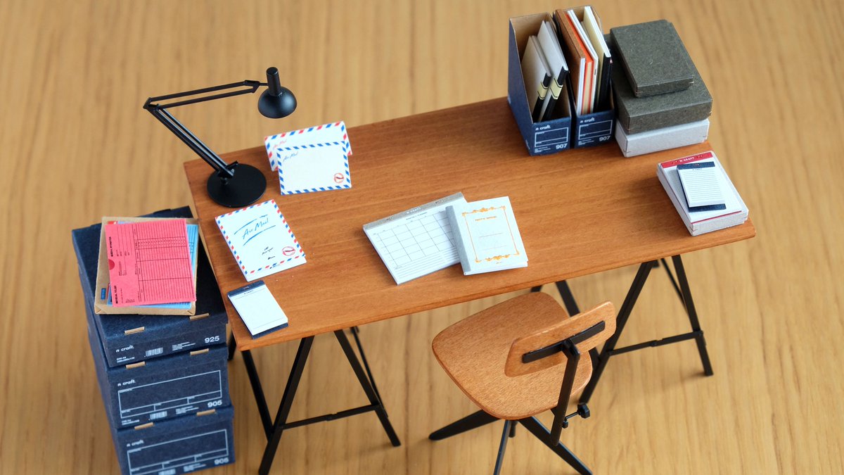 nkzt_craft's tweet image. 本日18:00よりBOOTHにて販売する1/12 ソーホースデスクセット。

セット内容の小物のカラーは一部変わります。

是非よろしくお願いします。

#ミニチュア #miniature
#ミニチュア家具