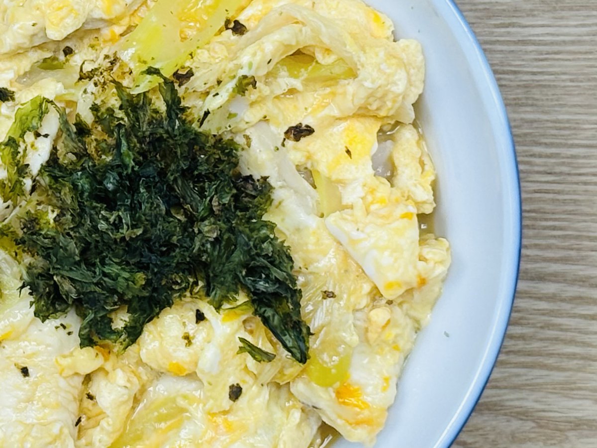 sw_iori's tweet image. お疲れ様です、お嬢様。
丼物も種類は多いですが、その中でも親子丼は支持率が高そうですね。

それはそうと、お嬢様もParalelepípedoだったり発音しづらい外語に悩まされることは多いかと思います。
長い単語はやっかいですが、短くてもMelpomeneが口にしづらいなと気づく土曜の夜でございました。