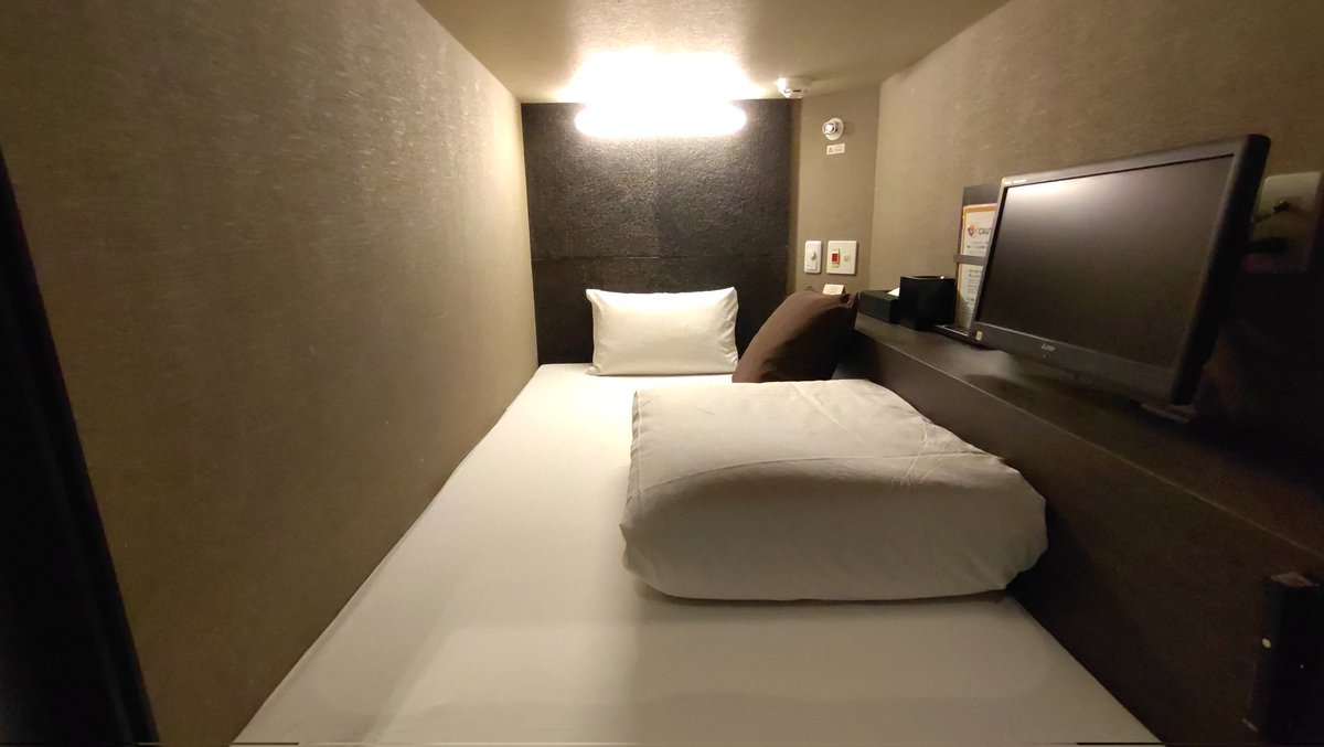 今日と昨日の部屋サイズ違いすぎる