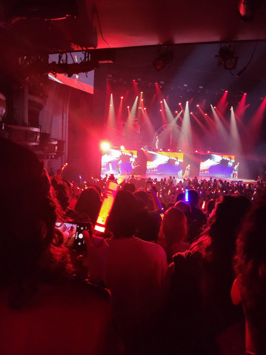 ca3space's tweet image. I will remember tonight forever... wow 🥹❤️💙 #PersonaLive