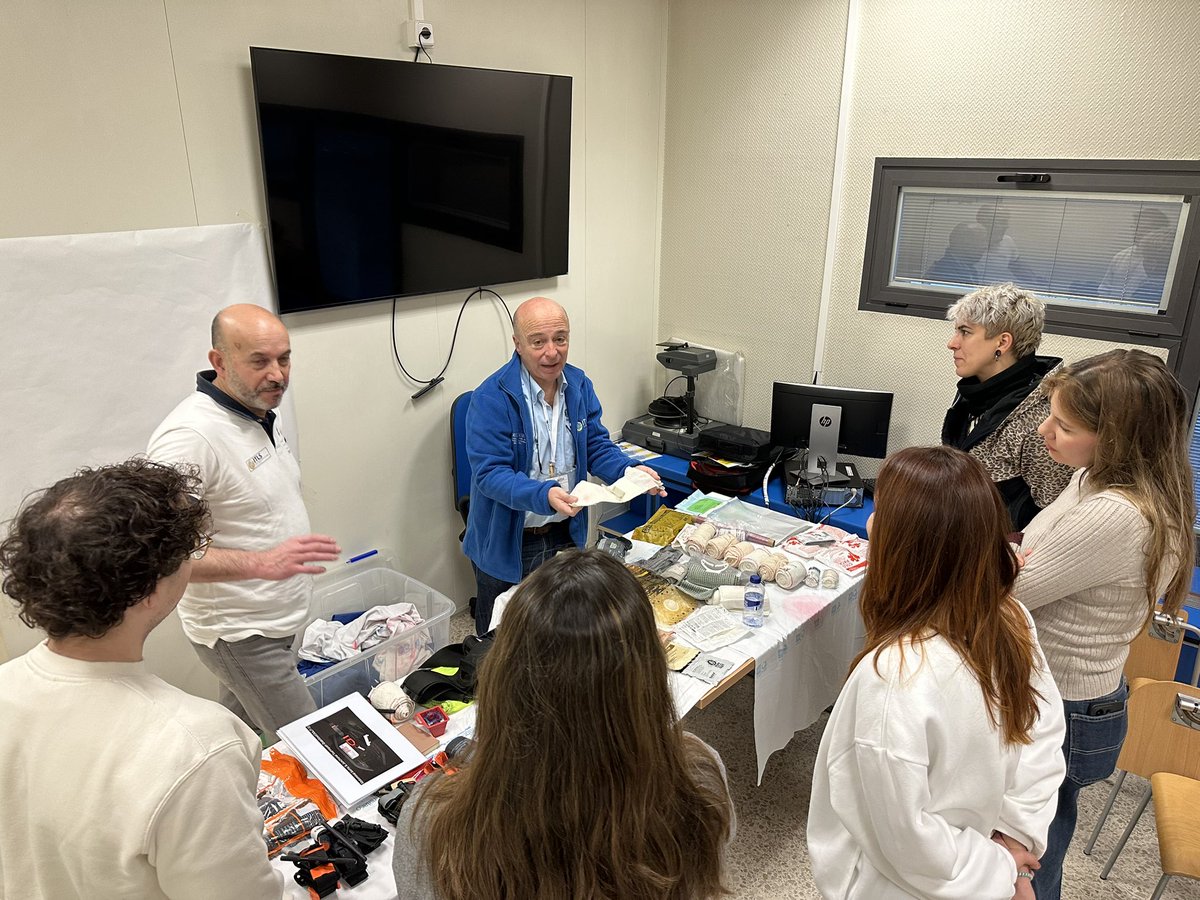 ITLS_Spain's tweet photo. Estamos en el Hospital de La Paz impartiendo un curso #ITLSAvanzado @ITLS @SEMES_ organizado desde @SEMESMadrid.
#MejorandoLaAtencionAlTraumaGrave 
#TraumaGrave #AsistenciaInicial #Valoracion #Estabilizacion https://t.co/t5WrlQXXW2