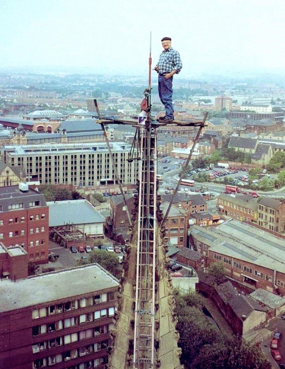 Cockneycabbie_'s tweet image. “Men in overalls built this country; and men in suits destroyed it.” 

Fred Dibnah