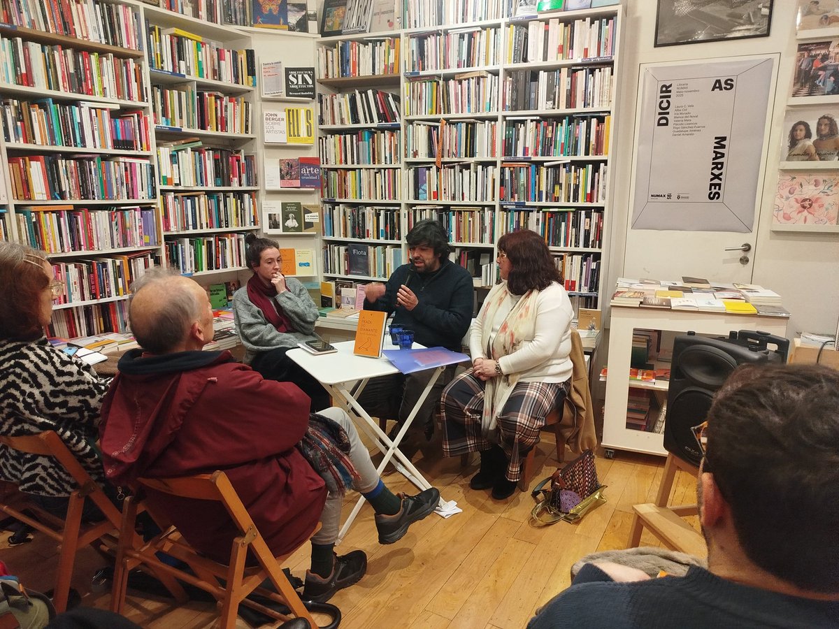 Onte foi un pracer conversar na Numax sobre A Praza do Diamante con <a href="/rodepris/">Rodolfo e Priscila</a>,<a href="/carlosmeixidefl/">Carlos Meixide 🇵🇸</a>, <a href="/bertadavila/">Berta Dávila 🐋</a> , Paco Macías e María Villamarín. Graciñas a todos por virdes!!