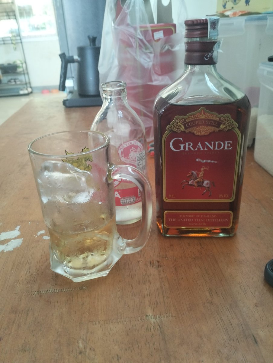 XphinanthP62915's tweet photo. แก้คอแห้งก่อน🍻🍻..แล้วเงี้ย..🤣🤣🤣#ขอนแก่น https://t.co/mQ2dqeSN3r