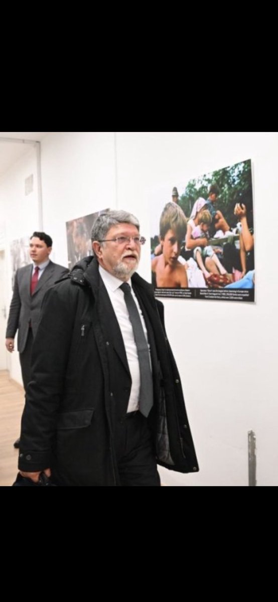 Cokimoki2's tweet image. Тачно чујем како пева у себи;
Ој младости моја прошла
Зашто си ми добро дошлааааа
!!