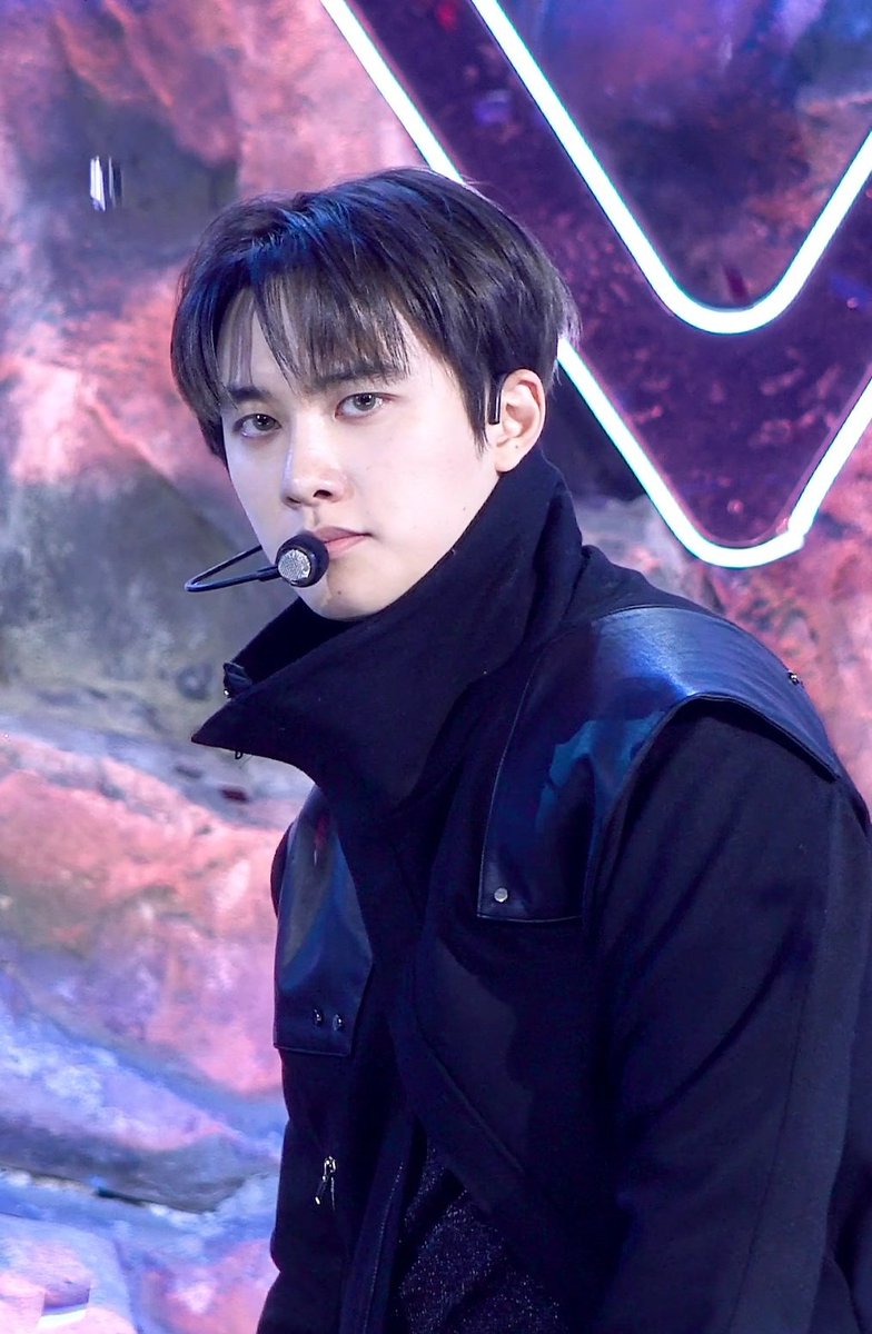 도경수 ㅁㅊ..
컬러렌즈 아이돌의 제왕, 컬러렌즈 아이돌의 근본, 컬러렌즈 아이돌의 교과서, 컬러렌즈 아이돌의 악마, 컬러렌즈 아이돌의 미카엘ᆢ(흥분해서 그래요 지나가세요)