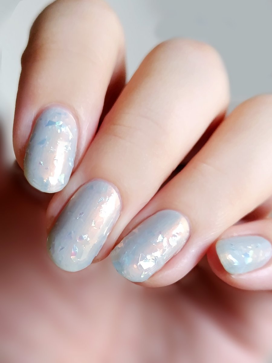暖色パールとひんやりホロ

☁グレー+暖色パール
Gemma / NAILSINC 45 SECOND SPEEDY
🧊水色+ホロ
010 ミルキーミント / ACヴィーガンネイル
#セルフネイル