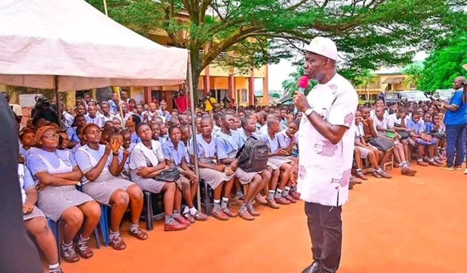 AramideOyekunle's tweet image. The Anambra State Government has issued an Executive Order abolishing closure of schools on Mondays over sit-at-home.