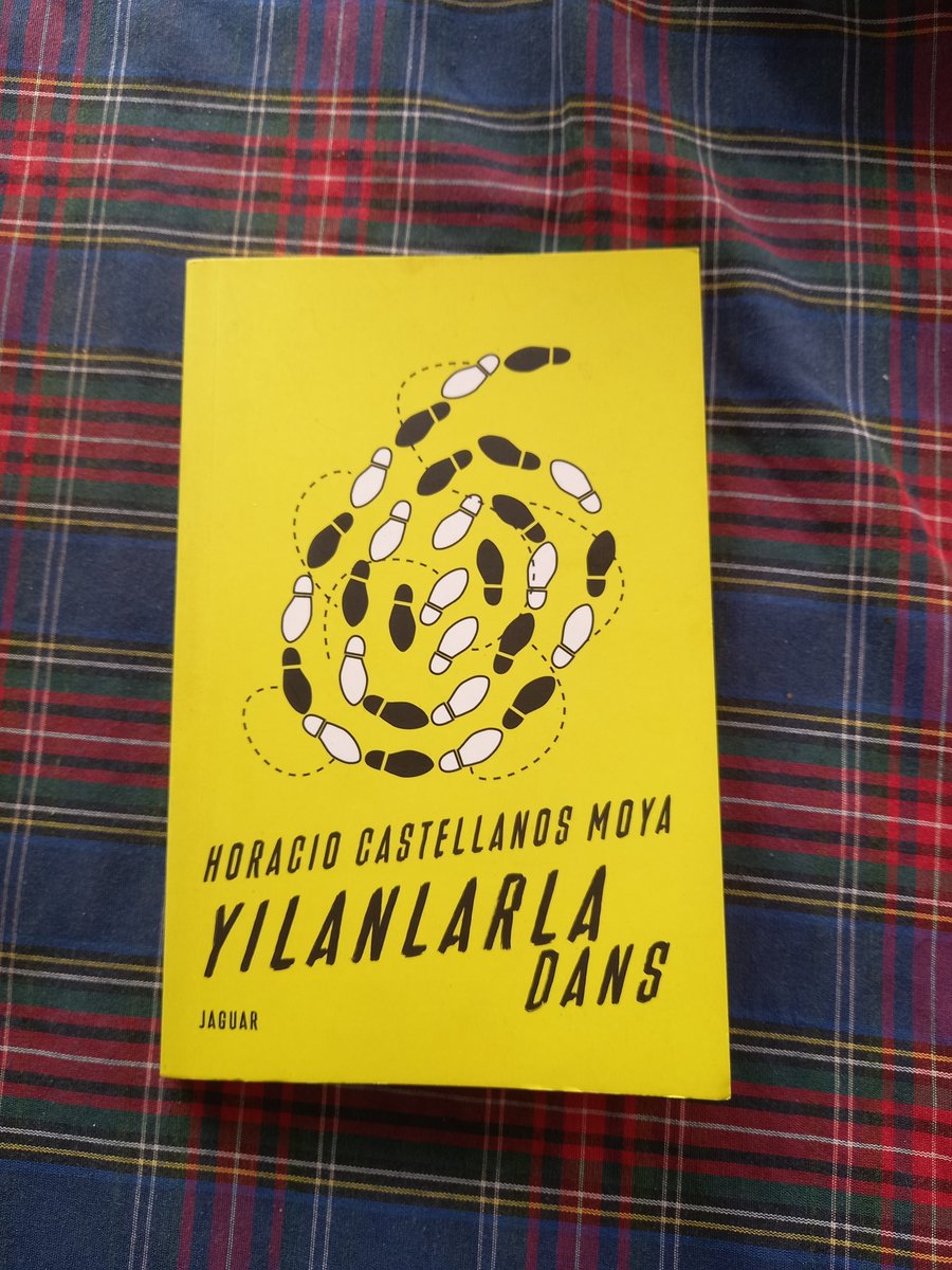 Latin Amerika’nın kesik olmayan tek bir damarı kaldıysa, o da nitelikli edebiyat damarı galiba. Yeni bir yazarla tanışmanın mutluluğu; El Savadorlu Moya. Bu kısa, düşsellikle bezediği ve soluk soluğa okunan romanında, iktidara, statülere ve topluma bir nevi pandik atıyor...
