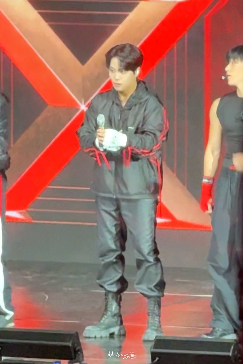 mickey_oooo1012's tweet photo. 251112 아이엠복서
🥲

#종호 #JONGHO #에이티즈 #ATEEZ https://t.co/Mfib4KMfmW