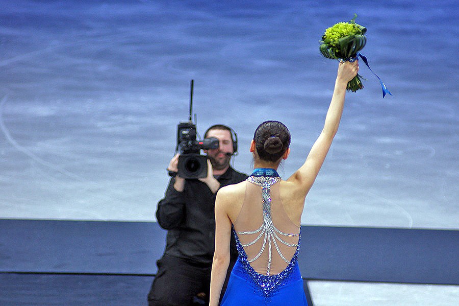 난 당시 현장에서 김연아 금메달 따는 경기 직관함. 
경기후 일본인들한테 축하 인사 수백번 받음. 도파민 터졌던 날!ㅋ

이 사진 내가 찍은거임 ㅎㅎ