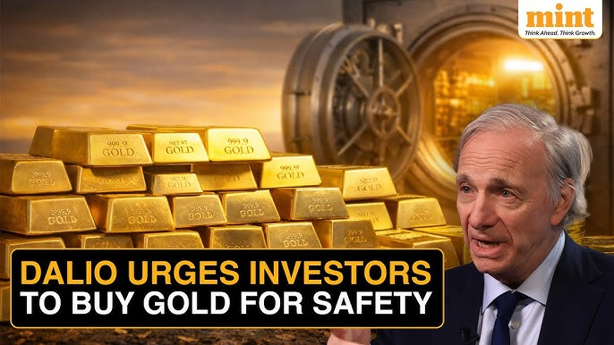 Tijdens het World Economic Forum waarschuwde Ray Dalio dat de monetaire orde afbrokkelt.
Er ontstaan signalen van een schuldencrises, met stijgende rentes en dalende munten.
Hij raadt aan meer goud aan te houden, minstens 5–15% van de portefeuille.