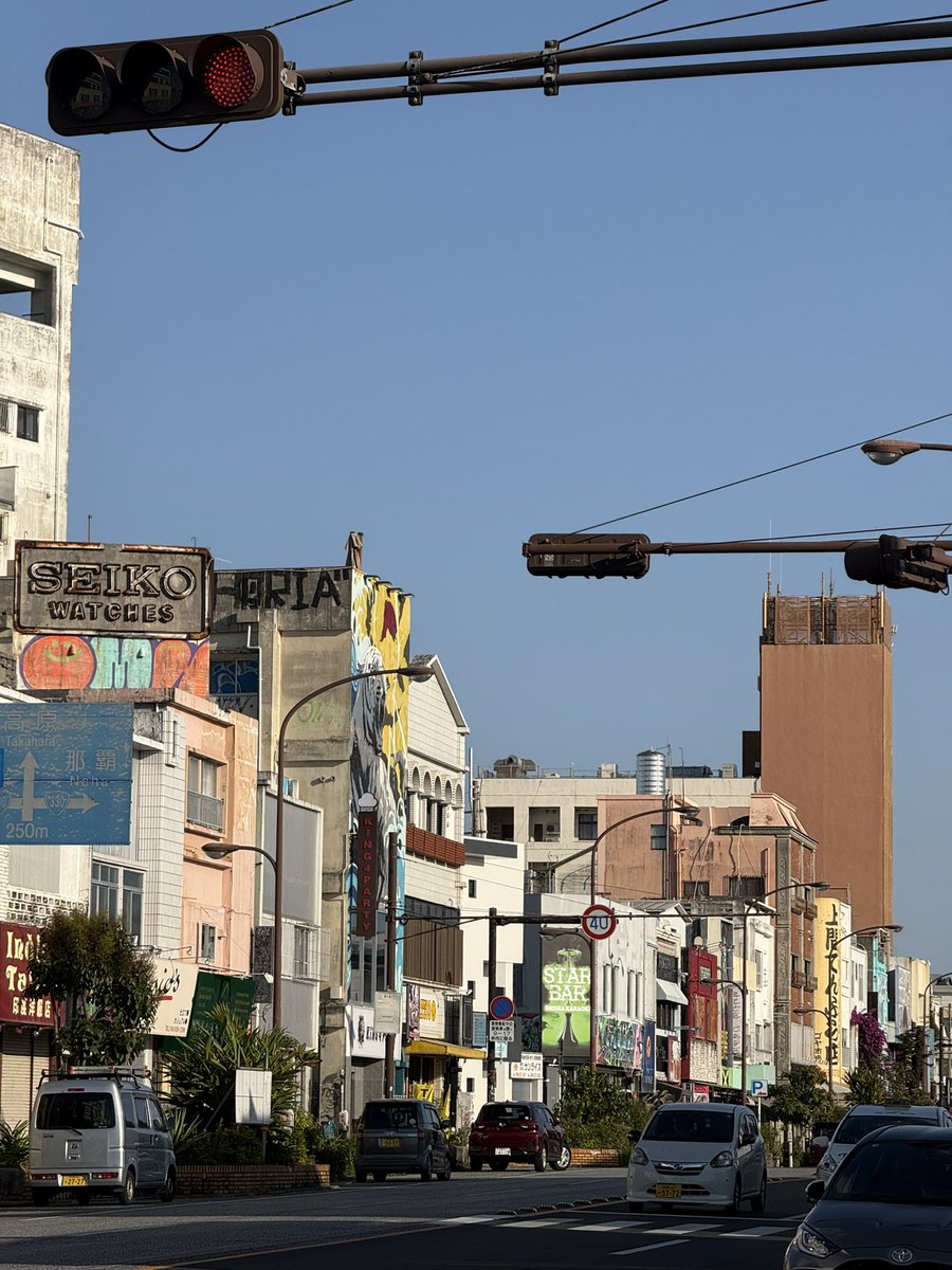 sotodzura_tac's tweet image. コザの街。行って良かったです。いつか現地の人と夜に訪れたいですね。
#FENCE #沖縄