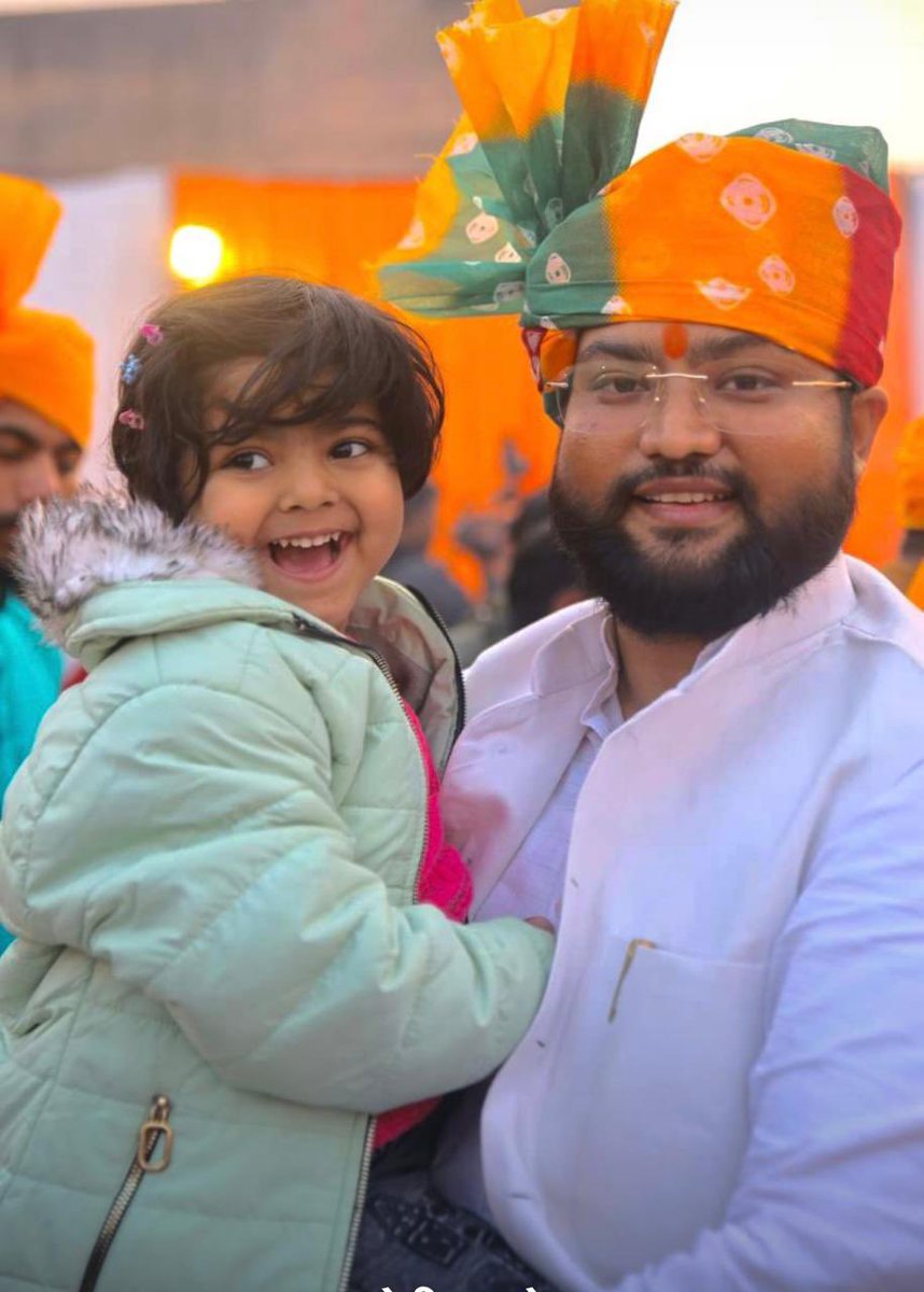 बेटियां वरदान हैं,हमारा अभिमान हैं,राष्ट्र की पहचान हैं।

आज 'राष्ट्रीय बालिका दिवस' के अवसर पर सभी माताओं-बहनों और भारत की बेटियों को हार्दिक बधाई एवं राष्ट्र निर्माण में उनके संघर्ष, समर्पण और सफलता का अभिनंदन।

#RashtriyaBalikaDiwas