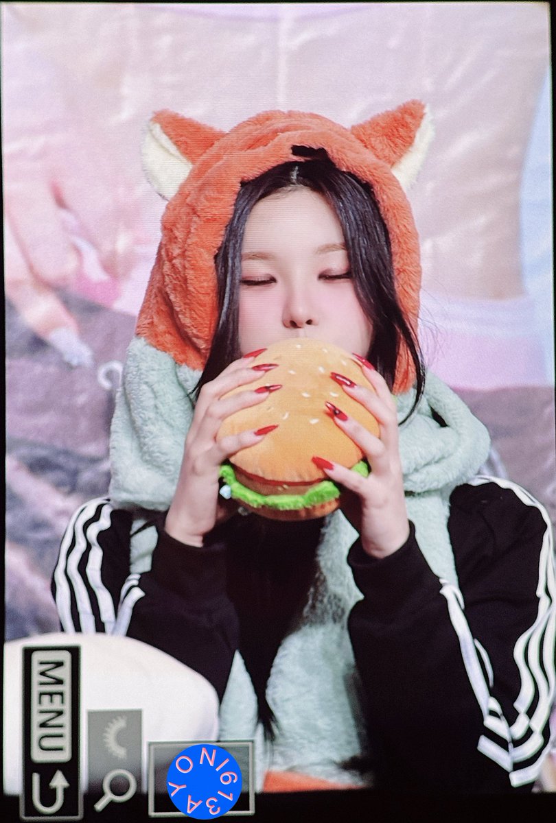 ayoni613 tweet media