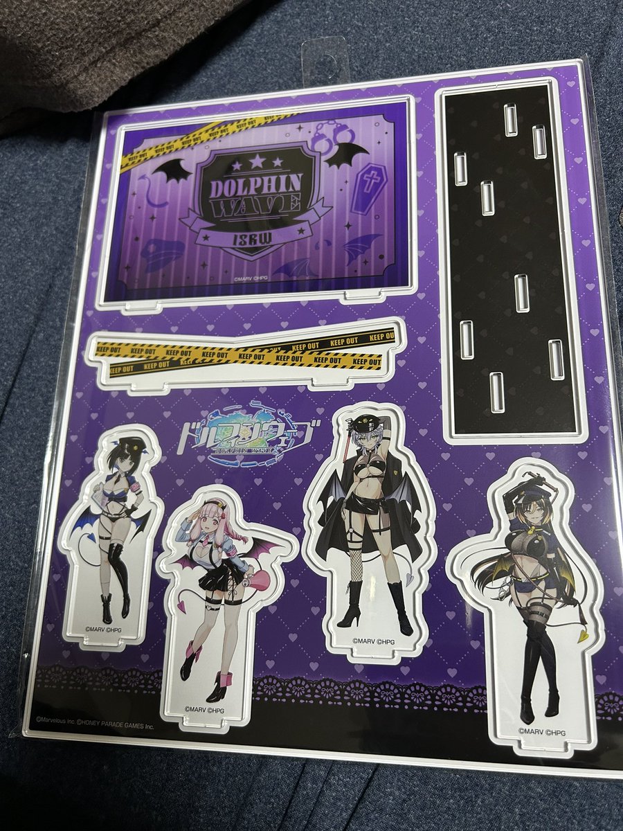 ドルウェブのドンキコラボ商品ほぼあってよかった… アクリルジオラマと