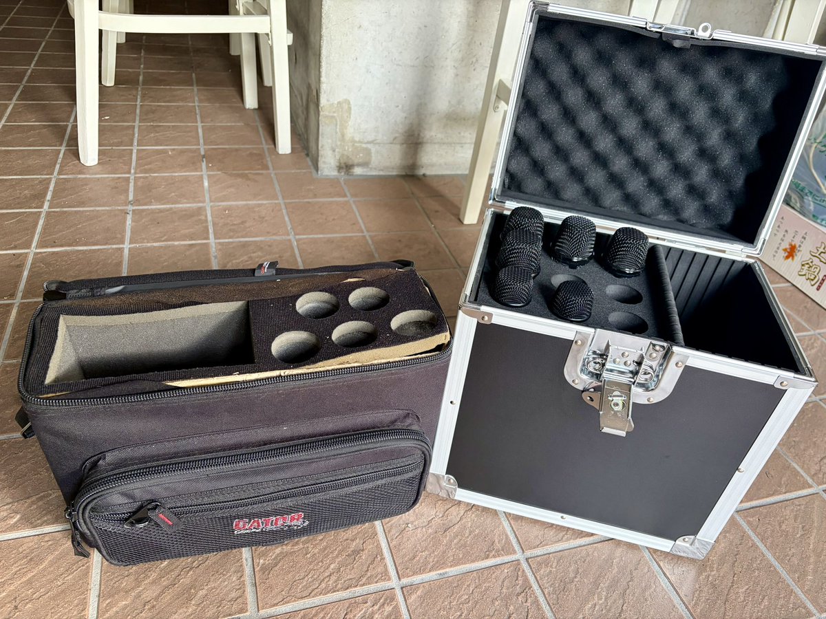 20年使ってガタがきたマイクケースを年明けに新調して、5年使って内部がボロボロになったワイヤレスマイク用も今日ハードケースに新調！