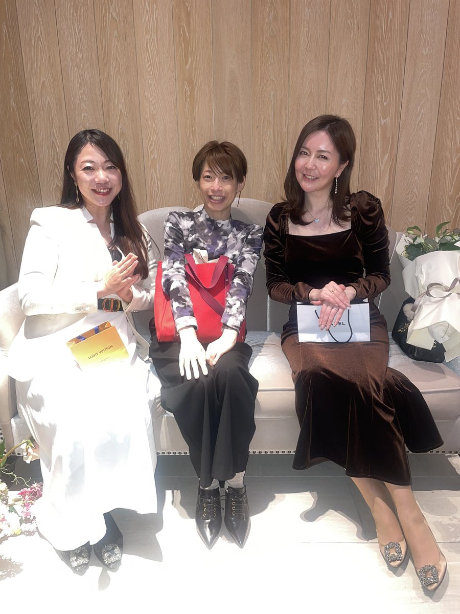 naomind313's tweet photo. アメブロを投稿しました。
『私の2026年は、予祝とともに華やかに始まる✨』
#アメブロ #40代女性
 https://t.co/oi831dDJlz https://t.co/NwgTMfOZjw