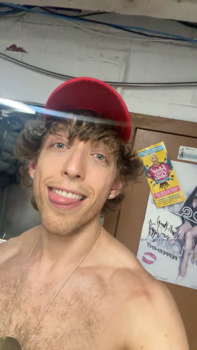 Viktor Sol ☀️🍑 tweet media