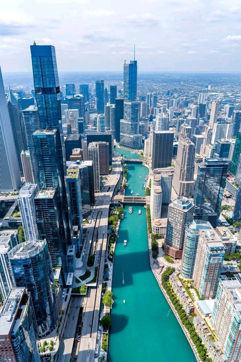 When will we ever build cities such as this.
This is Chicago, Illinois State, USA.