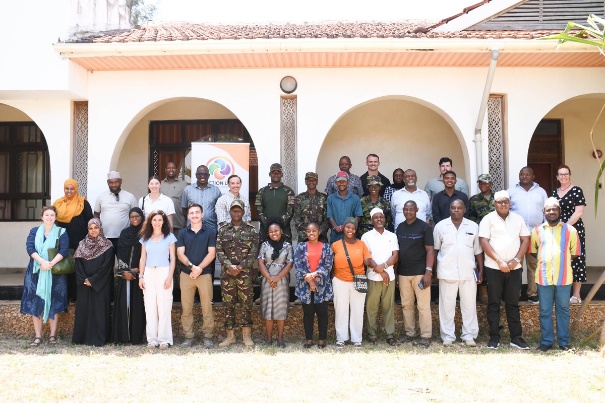 actionlife_Ke's tweet image. Over 2 days, Action Life brought together government, security actors, civil society &amp;amp; communities in Lamu to strengthen collaboration, link peacebuilding with youth economic empowerment, and unlock blue economy livelihoods for sustainable security.

#PeaceAndSecurity