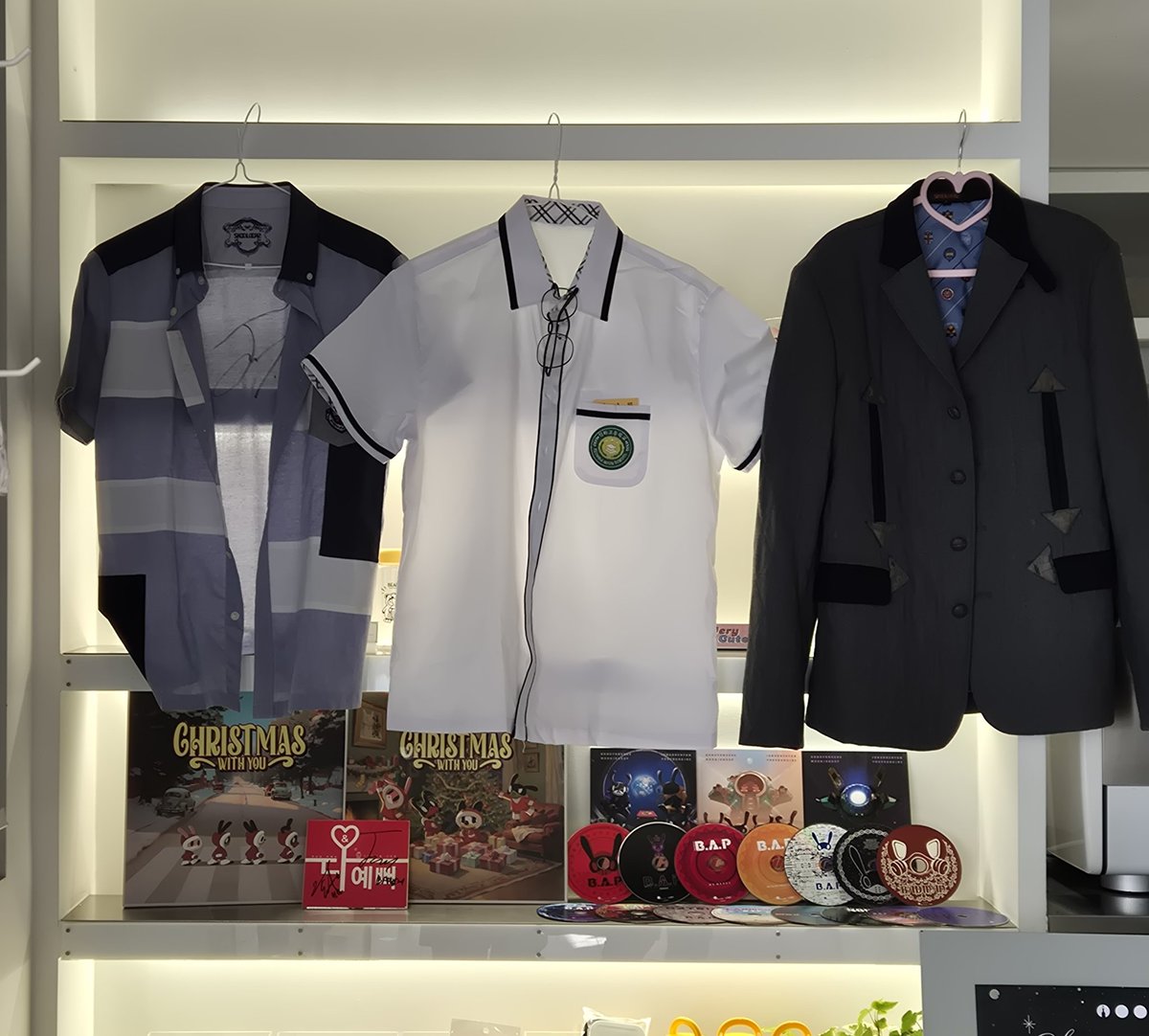 병아리 탄신일 맞이 생카 돌앗서요 ///
ㄴㅁ 아름다워서 다같이 욘랑 담고옴 💛🫶