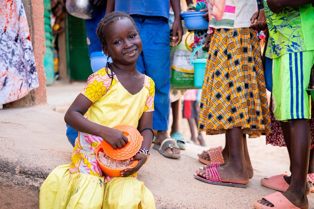 CanEmbBFA's tweet image. #InternationalEducationDay 📚 

In 2025, 95,747 students in 437 schools in #BurkinaFaso 🇧🇫 received  6.8 million meals 🥘thanks to #schoolmeals and  #localprocurement of @WFP_BurkinaFaso, funded by @CanadaDev.

Canada 🇨🇦 is proud to support #education.🗺️