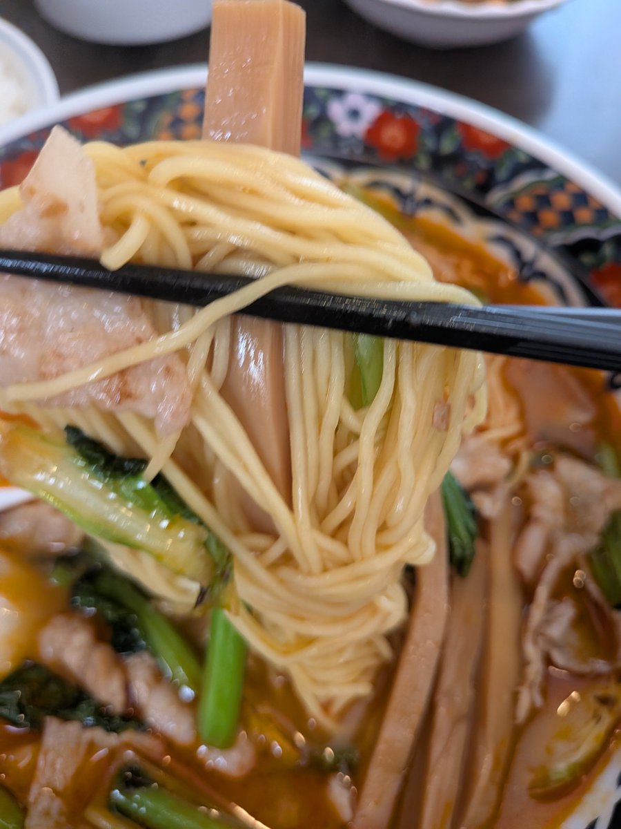 本人の一杯🍜
四川辛ラーメン。
野菜具沢山で激馬😋
#四川ラーメン
#辛ラーメン
#担々麺