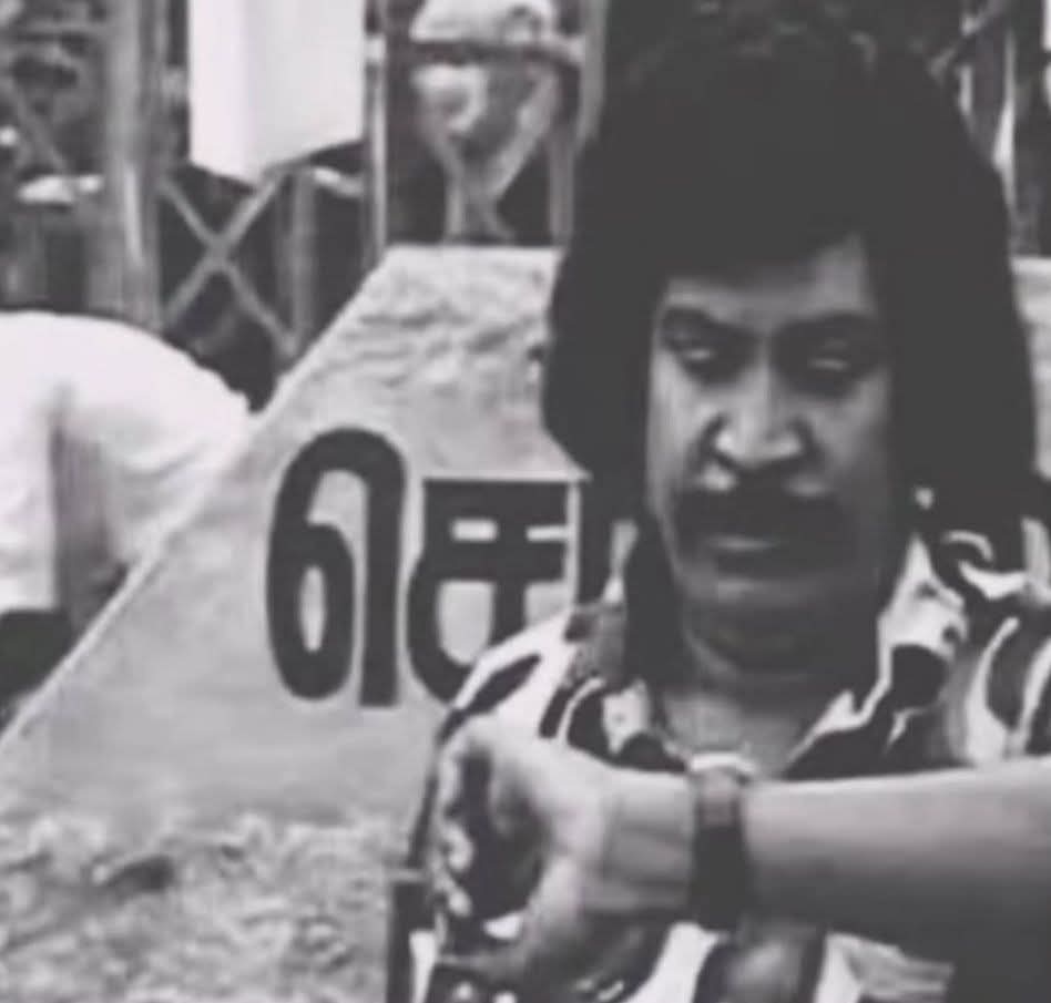 VikramaSozhan's tweet image. ~காலைல அனுப்பின மெசேஜுக்கு 
இன்னும் #Rply வரலை🧘

~So அவளுக்கு என்ன விட
அவ புருஷன் தான் முக்கியமா
போயிடான் 😤