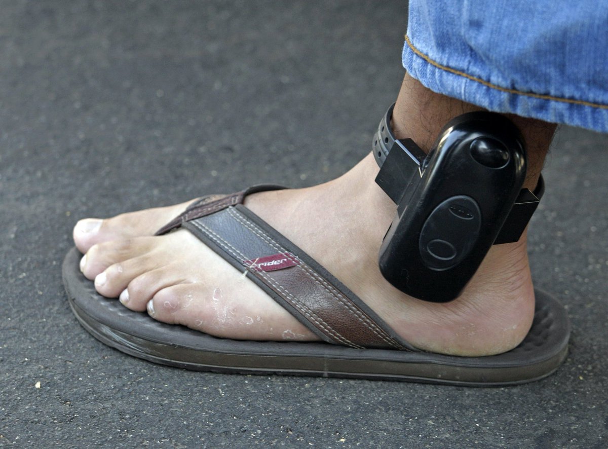 Jvnior's tweet image. BREAKING: 🚨

🇬🇧 BRITISH DOCTOR @doctor_rahmeh PUT UNDER HOUSE ARREST FOR CRITICISING ISRAEL 

This is utterly insane. She’s imprisoned.

UK and Australia are KILLING free speech. 

Zlonlsm is a cancer. A cancer on white people. They aren’t stopping. It’s only getting worse.