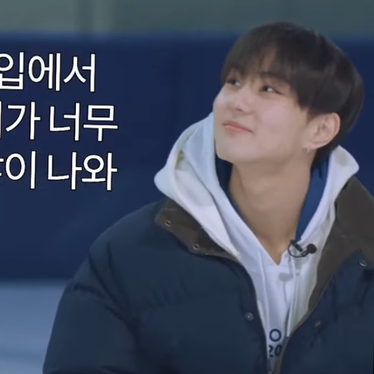 Jaywonhugs's tweet image. he’s looking at his fave hyung btw