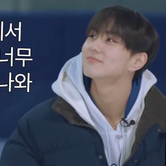 Jaywonhugs's tweet image. he’s looking at his fave hyung btw