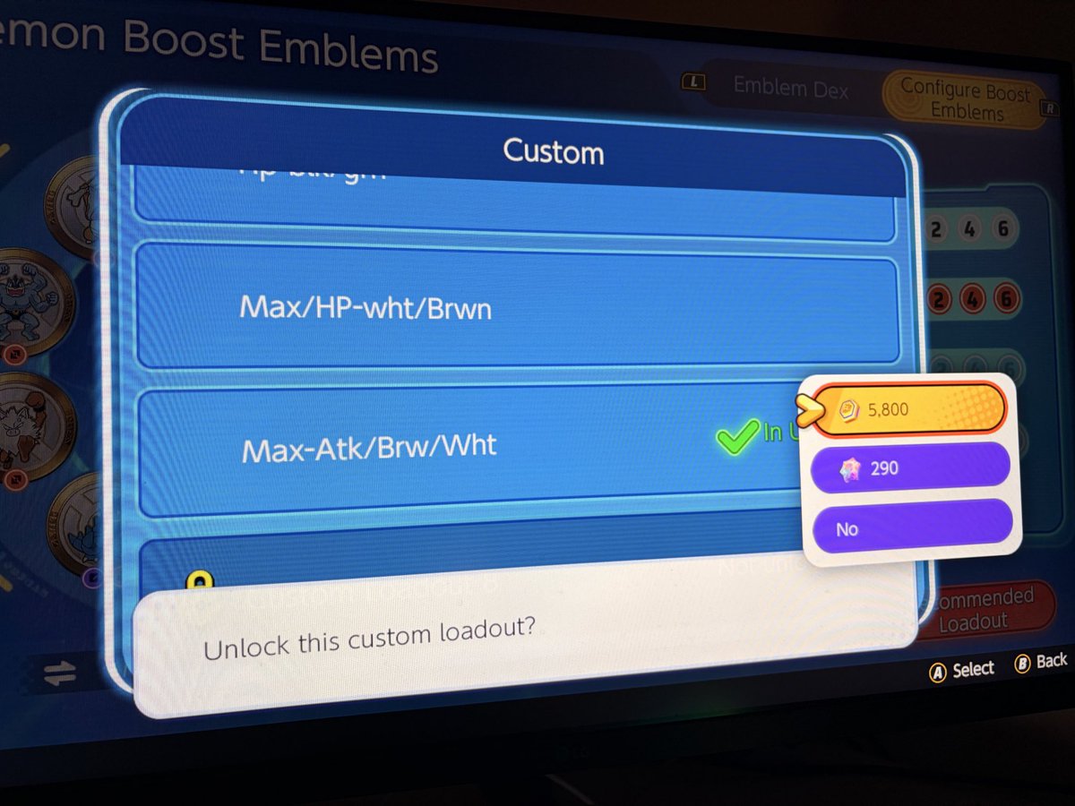 Sora760's tweet photo. @spragels another thing to add to unites bad practices and especially bad for new players is that if you want more loadouts for emblems you have to pay for it with gems since we can’t get coins anymore https://t.co/JBDkkBy25x