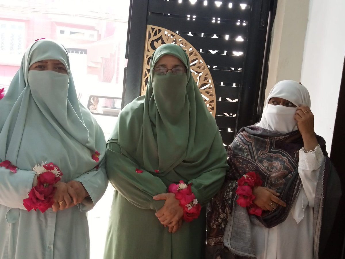 JamaatWomen's tweet photo. حلقہ خواتین جماعت اسلامی ضلع سکھر کے اجتماع کارکنان میں جنرل سیکرٹری ویمن ونگ جماعت اسلامی پاکستان ڈاکٹرحمیراطارق ،ڈپٹی سیکرٹری ثمینہ سعید اور ناظمہ صوبہ سندھ رخشندہ منیب کی شرکت۔
اجتماع سےڈاکٹرحمیراطارق ، رخشندہ منیب اور ناظمہ ضلع عظمیٰ وحید نے خطاب کیااورثمینہ سعید نے دعا کروائی۔