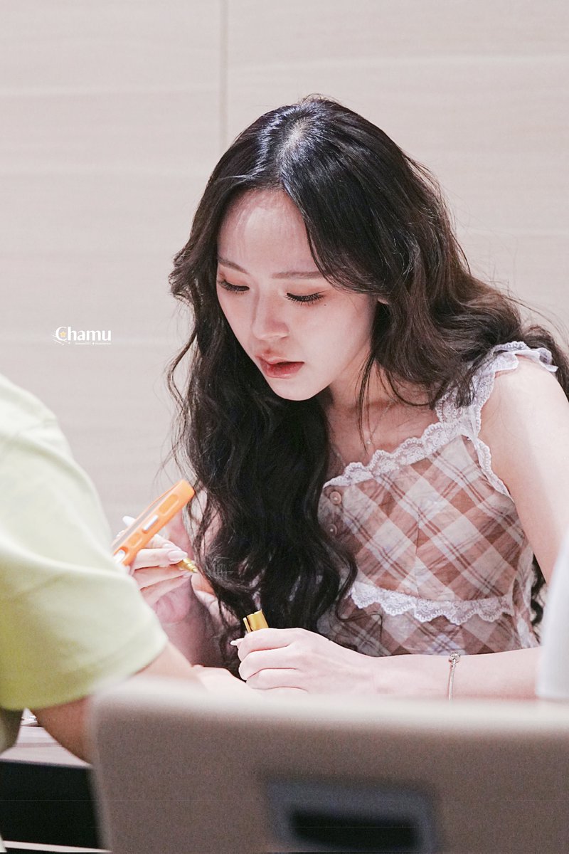 chamukei921's tweet image. Hardworking babies🫶🏻

JUNEMEWNICH OUR LOVE SIGN
#สนามอ่านเล่น2026xJuneMewnich